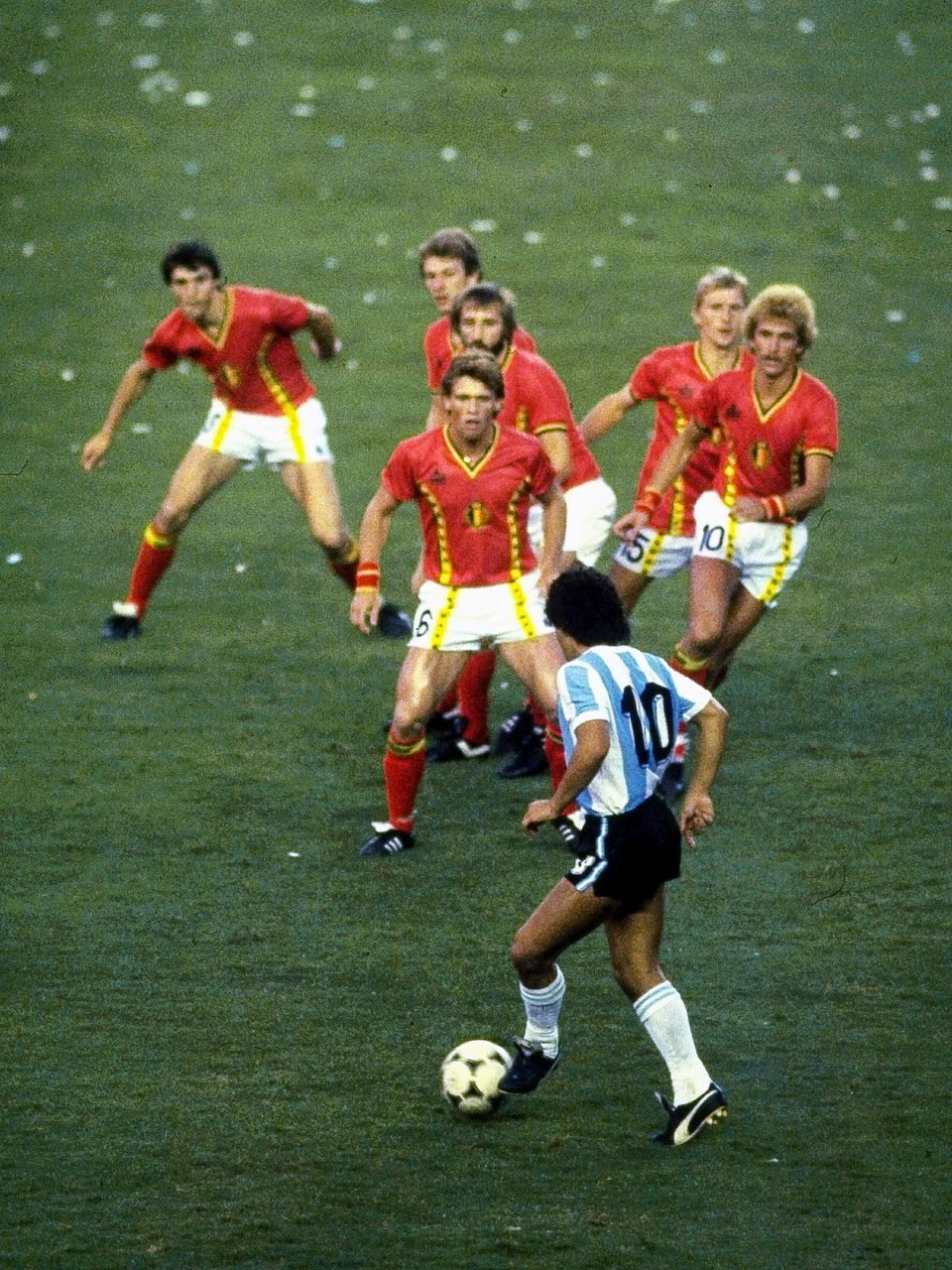1349789-diego-maradona.jpg